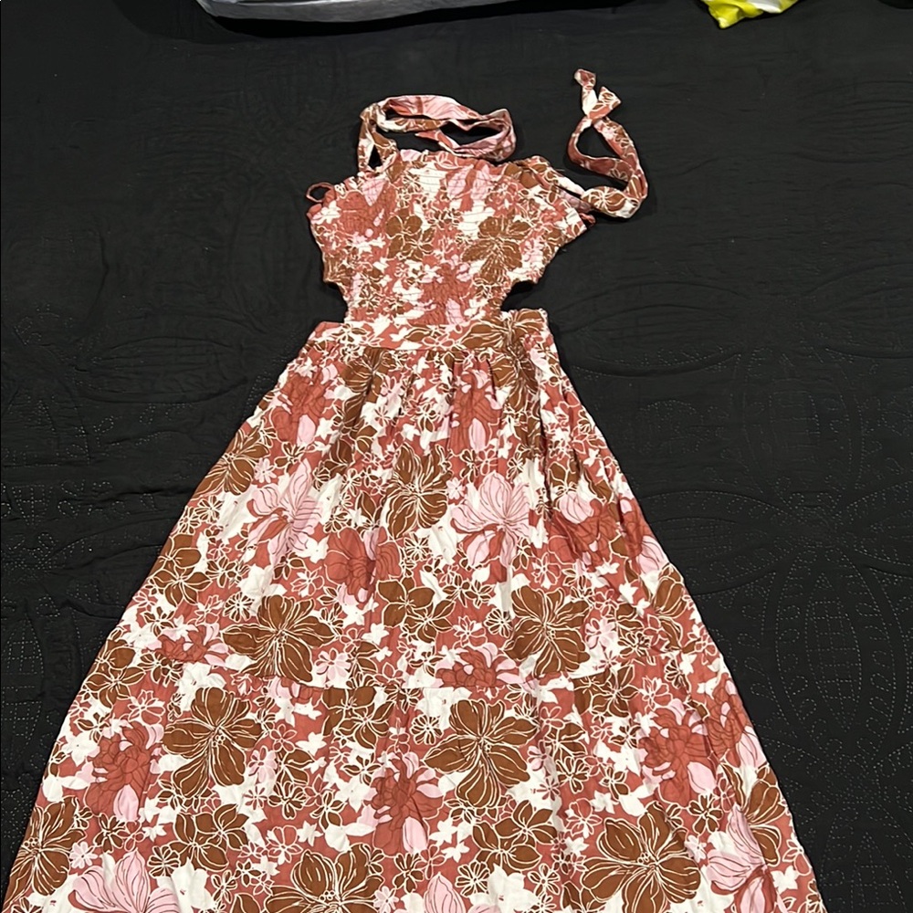 Chic Floral Dress in Pink and Brown